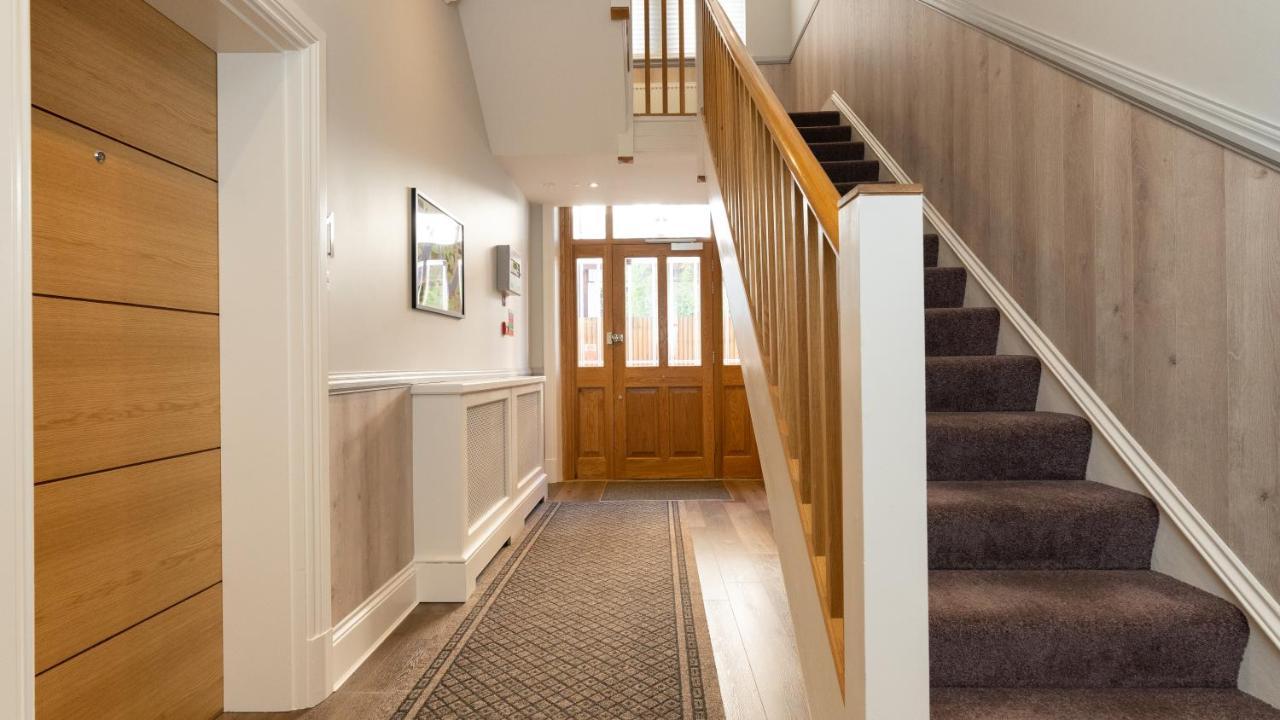 Teddington Lodge Bagian luar foto