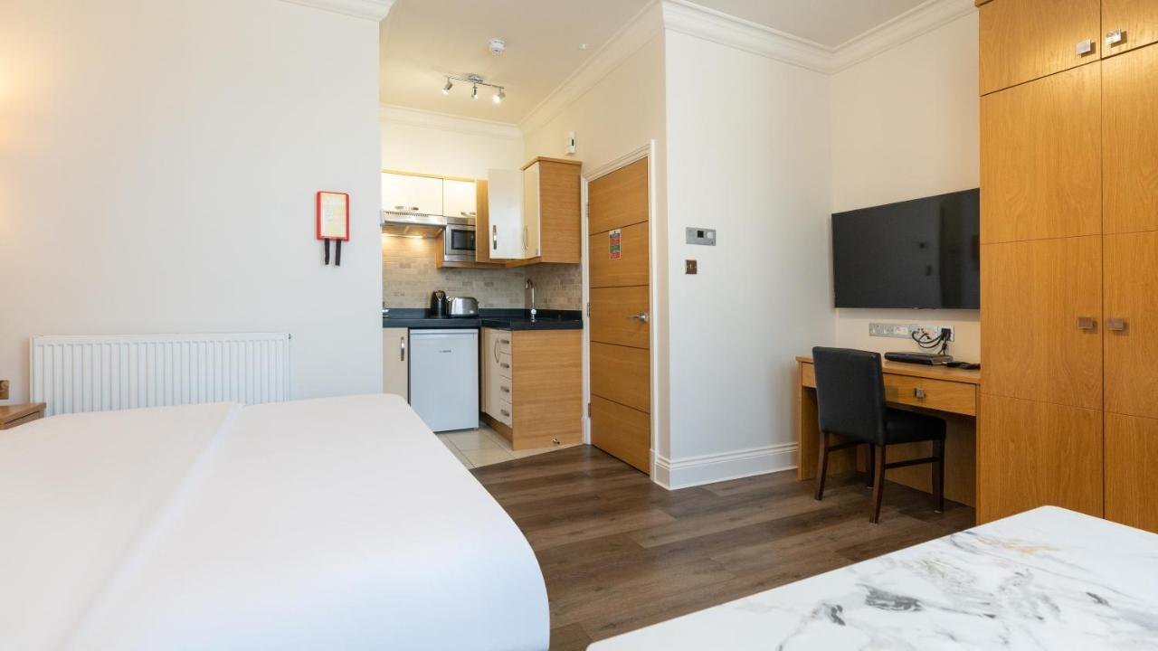 Teddington Lodge Bagian luar foto